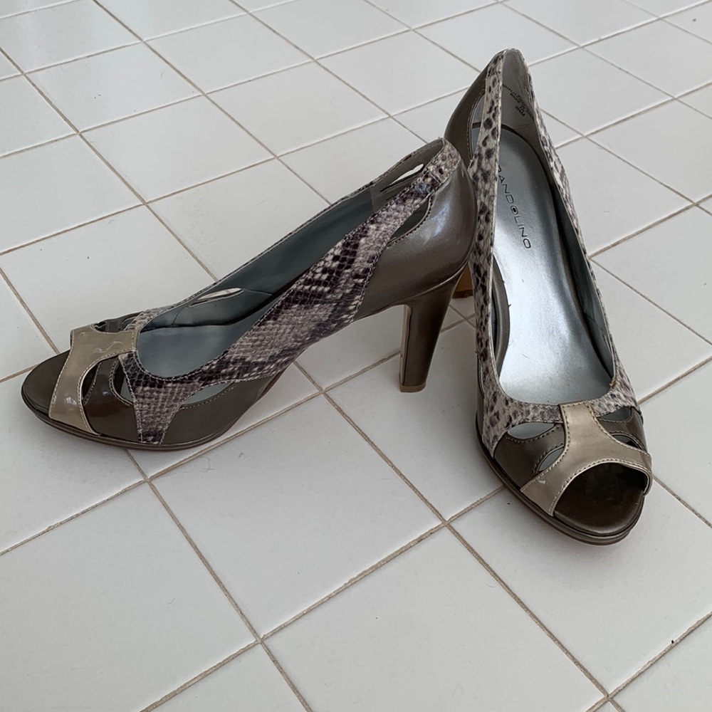 Bandolino grey snakeskin highheel mule. Size 9.5